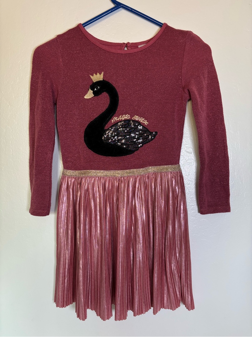Elegant Hot Pink Long Sleeve Dress with Swan Design - Picture 1 of 4